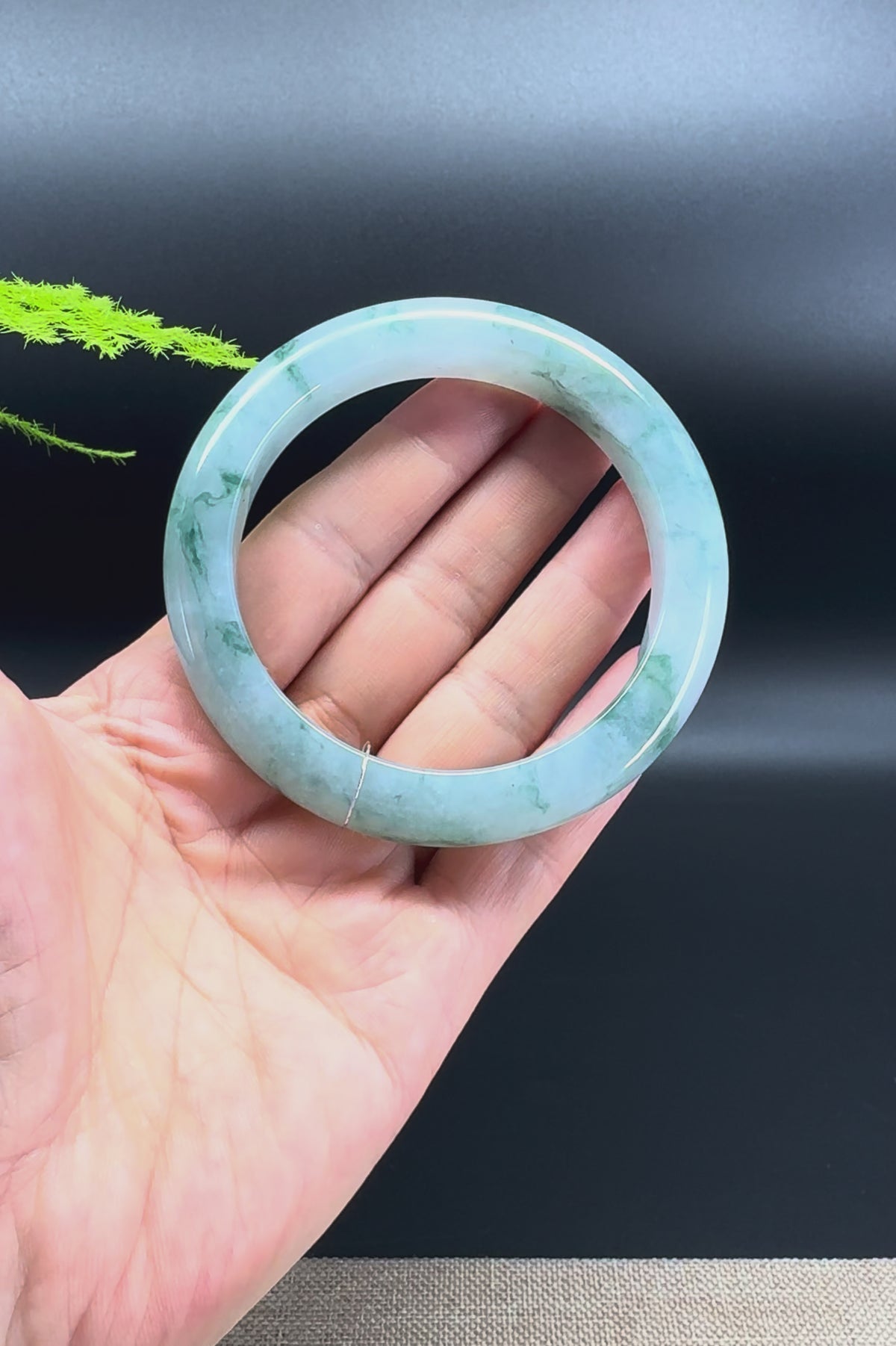 Genuine Burmese Green Jade Jadeite Bangle Bracelet ( 58.3mm )