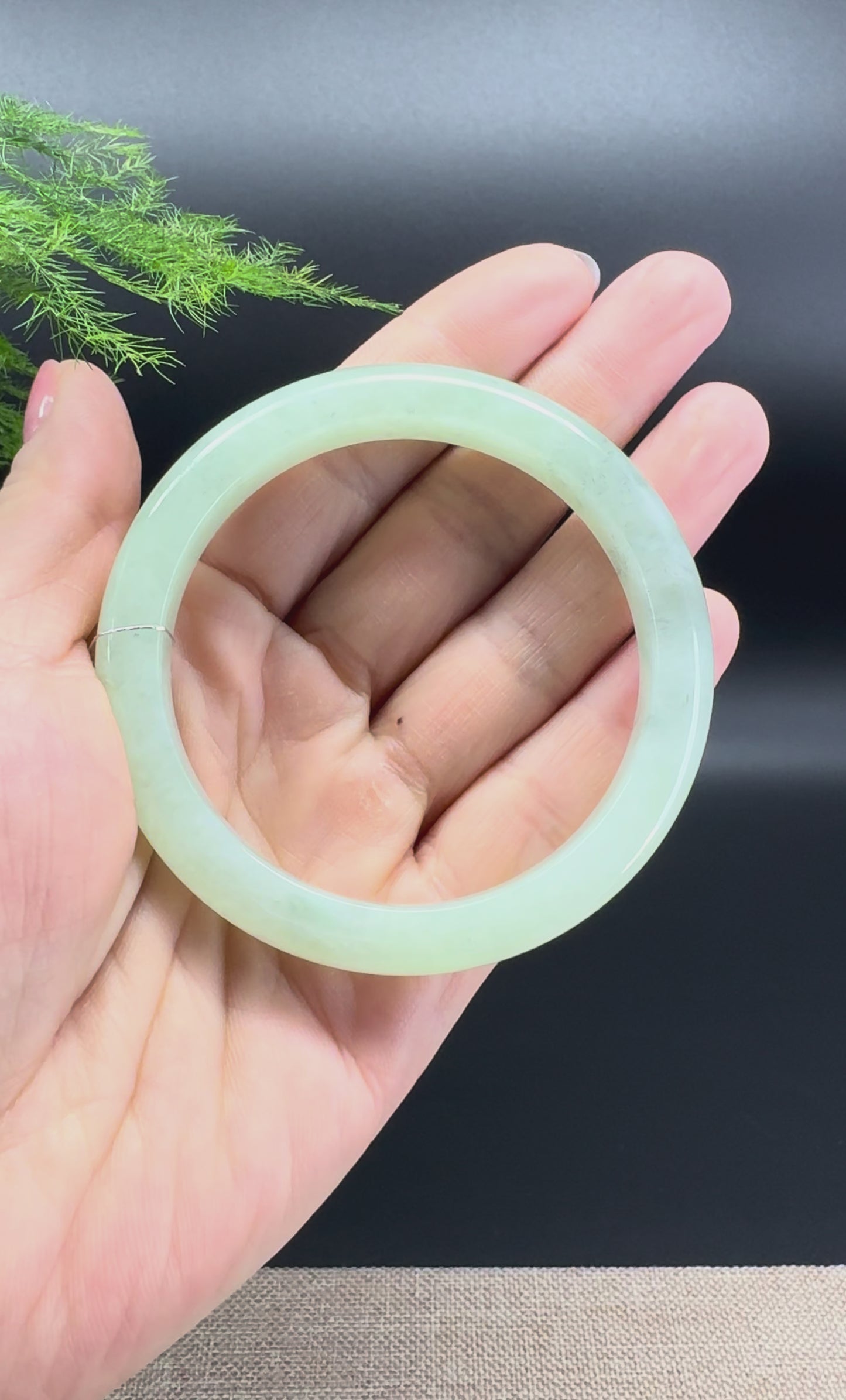 Load and play video in Gallery viewer, Genuine Burmese Green Jade Jadeite Bangle Bracelet (55.7mm)
