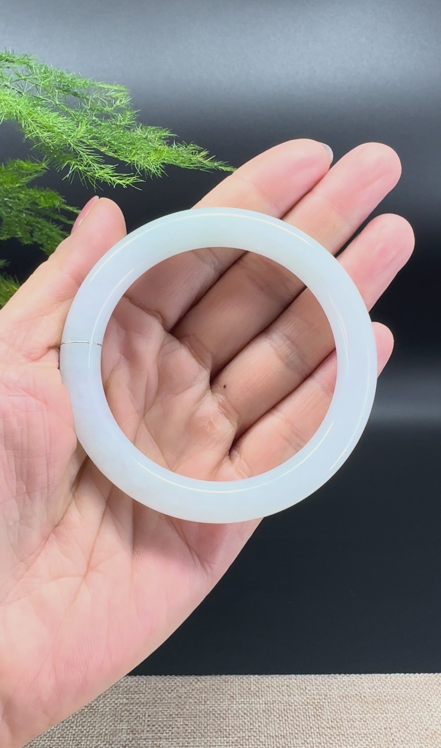 Load and play video in Gallery viewer, Genuine Burmese Icy Green Jade Jadeite Bangle Bracelet ( 54.8mm )
