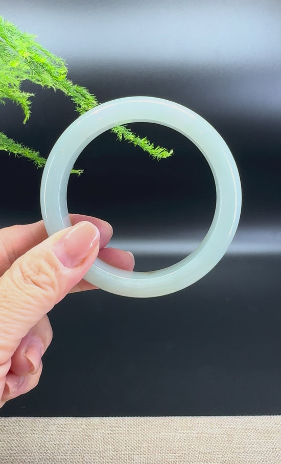 Load and play video in Gallery viewer, Genuine Burmese Green Jade Jadeite Bangle Bracelet ( 58mm )
