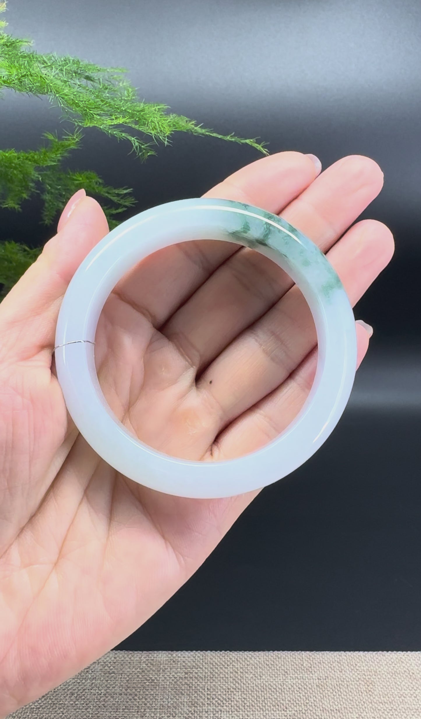 Load and play video in Gallery viewer, Genuine Burmese Icy Lavender Green Jade Jadeite Bangle Bracelet ( 55.4mm )
