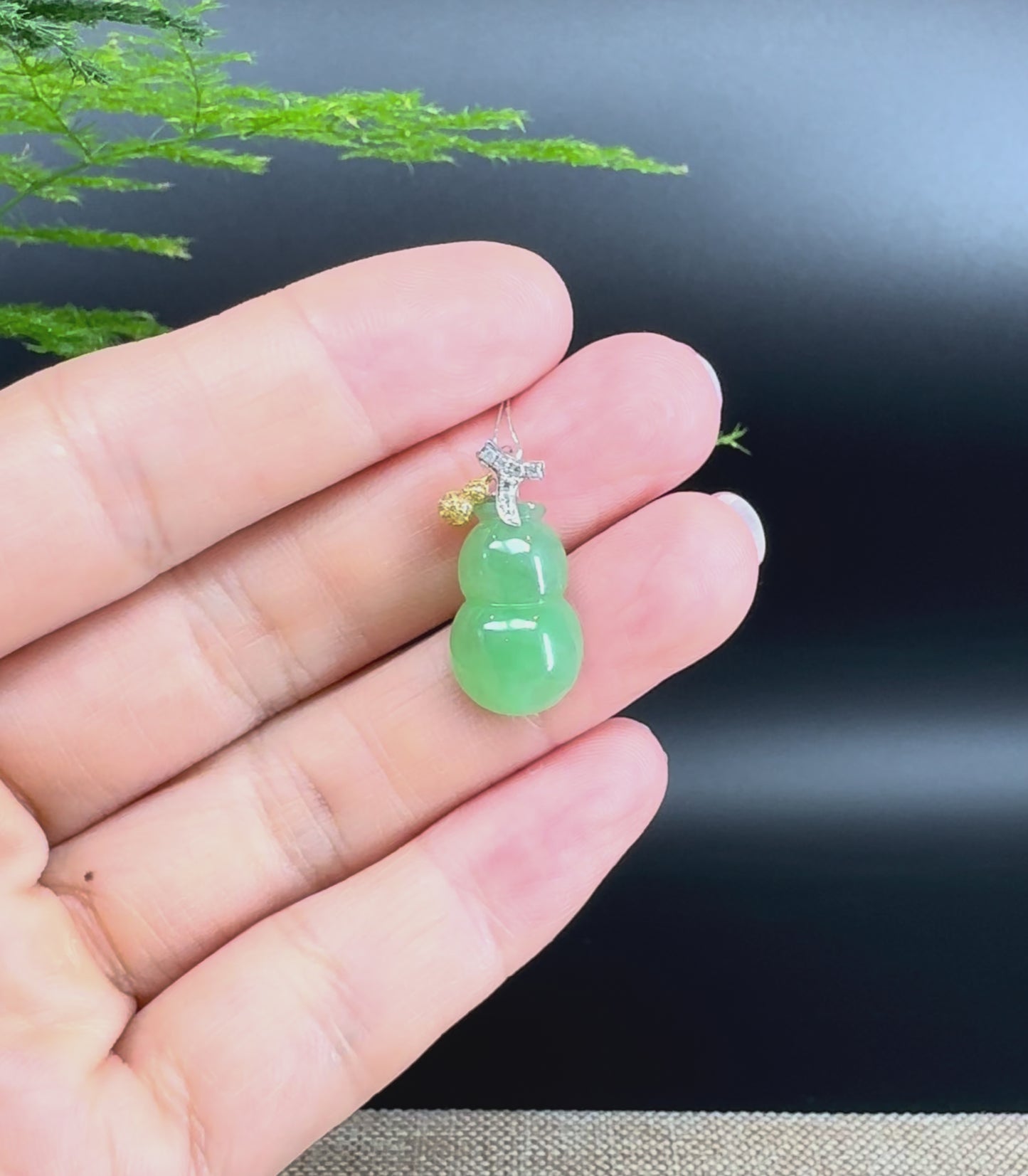 RealJade® Co. Genuine Green Jadeite Jade Good Luck Hulu Bottle Gourd Necklace With 18K Gold Bail