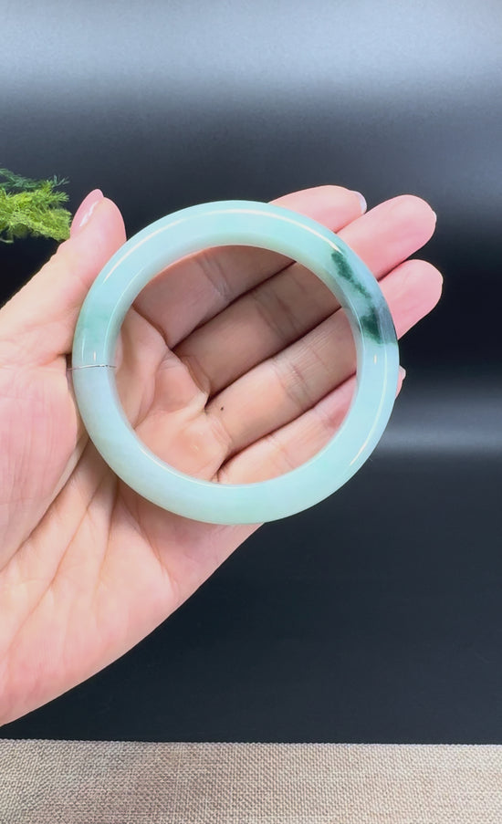 Load and play video in Gallery viewer, Genuine Burmese Green Jade Jadeite Bangle Bracelet ( 56.3mm )
