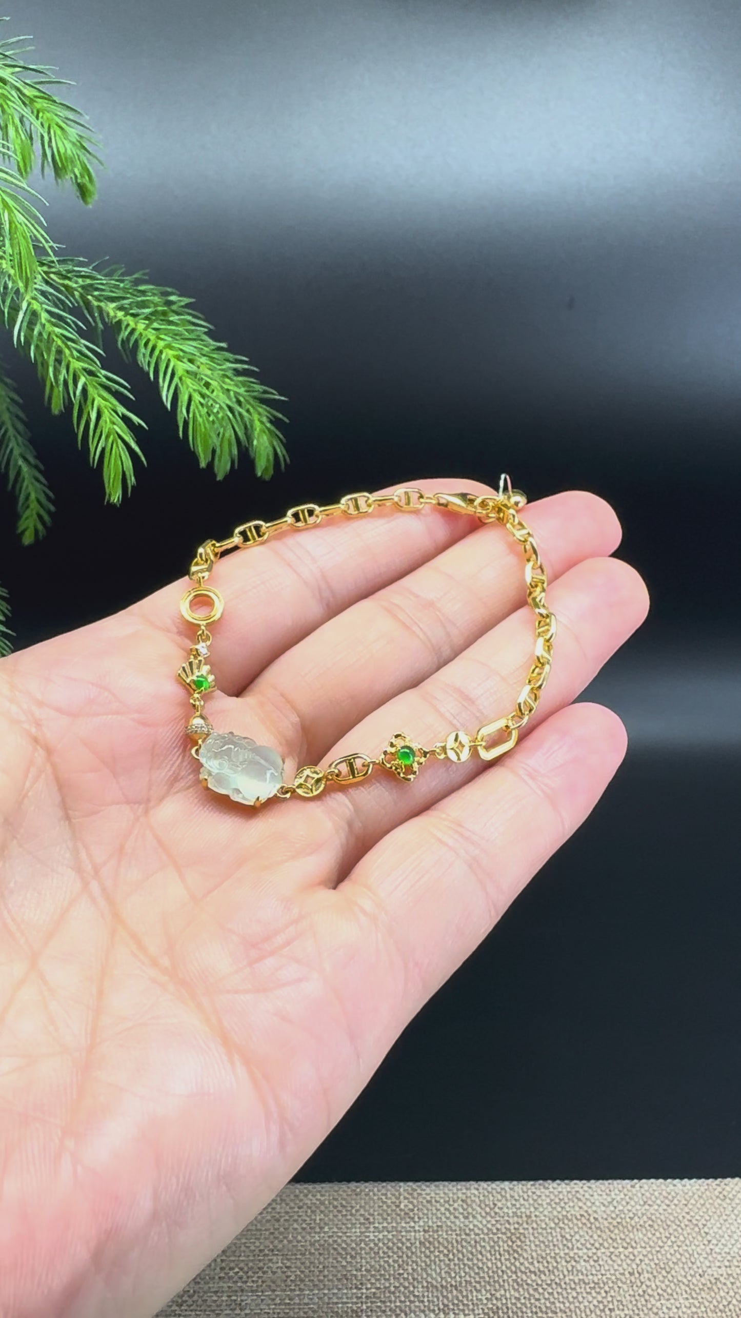 Load and play video in Gallery viewer, 18K Yellow Gold Bracelet Set With Icy Green Jadeite Jade Pixiu
