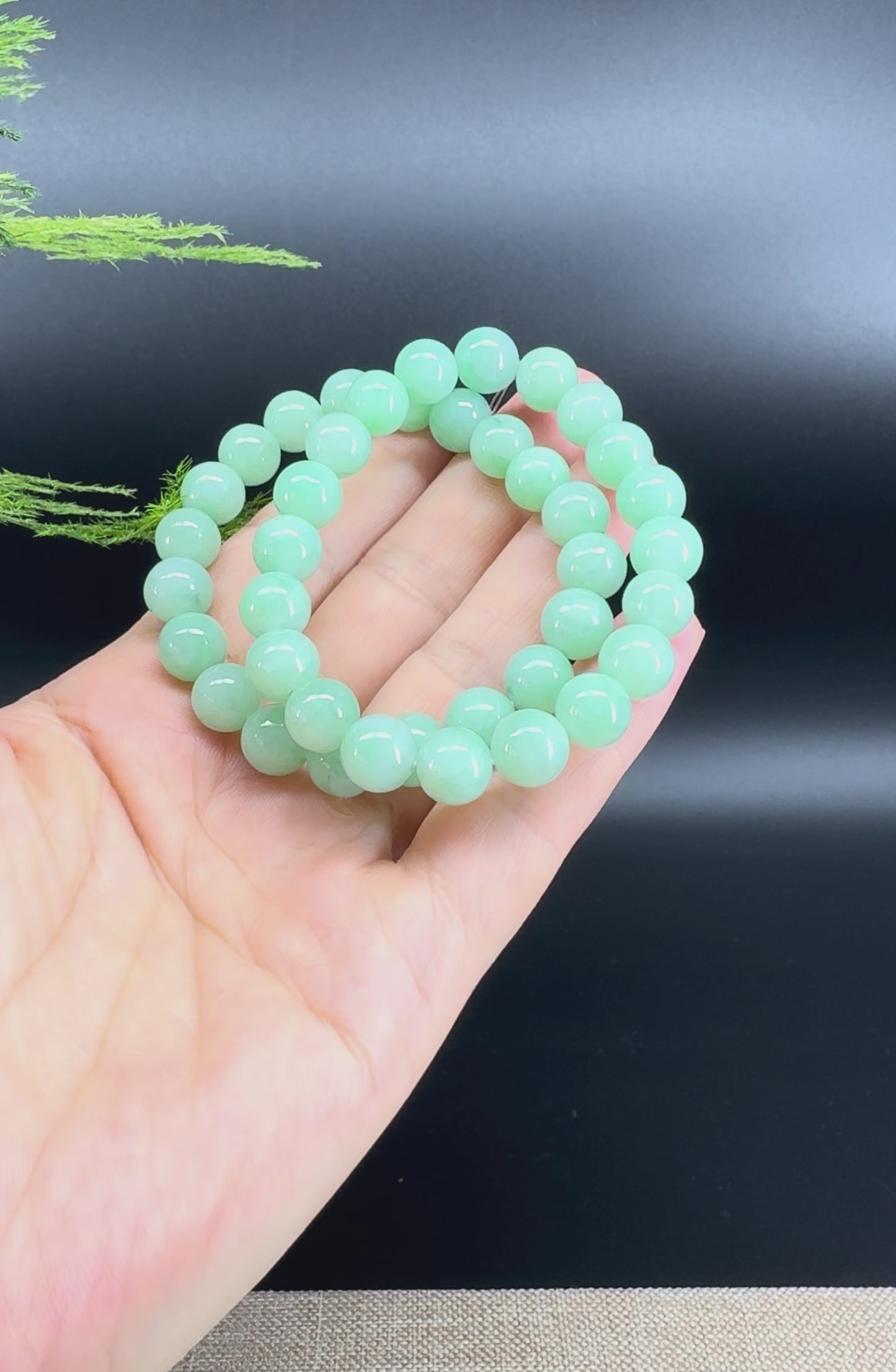 Load and play video in Gallery viewer, Jadeite Jade 9 mm Round  Apple Green Beads Bracelet ( 9 mm )
