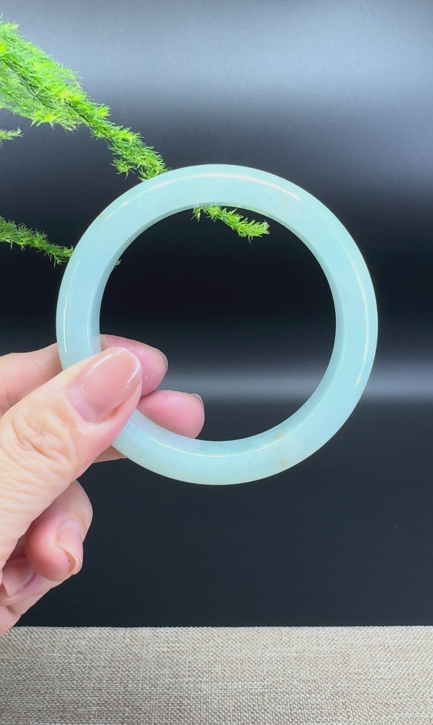 Load and play video in Gallery viewer, Genuine Burmese  Apple Green Jade Jadeite Bangle Bracelet ( 57mm )
