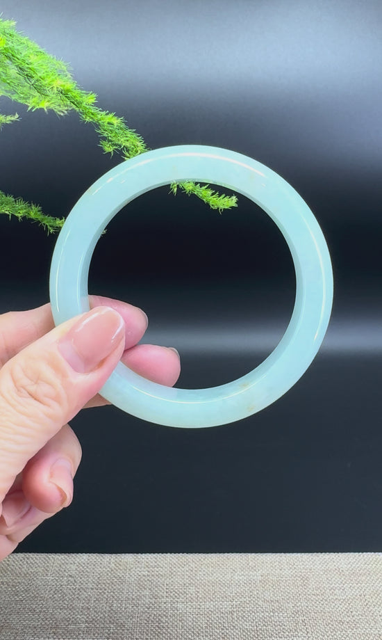 Load and play video in Gallery viewer, Genuine Burmese  Apple Green Jade Jadeite Bangle Bracelet ( 57mm )
