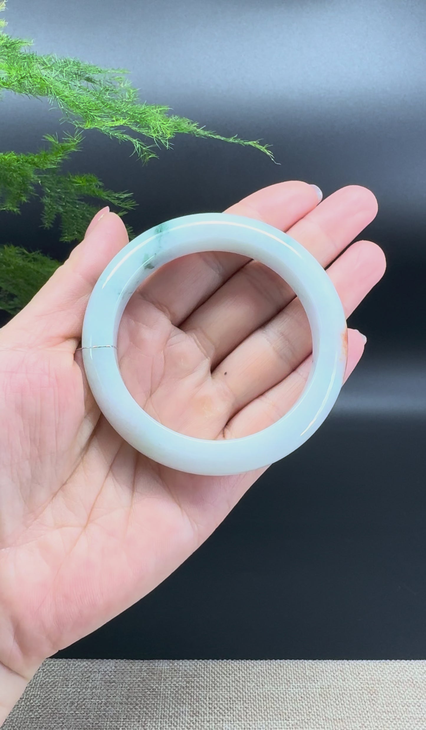 Load and play video in Gallery viewer, Genuine Burmese Yellow Green Jade Jadeite Bangle Bracelet ( 55.3mm)
