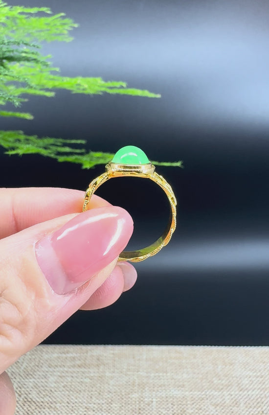 Load and play video in Gallery viewer, RealJade® &amp;quot;Signature Signet&amp;quot; 18K Yellow Gold Green Jadeite Jade Diamonds  Ring
