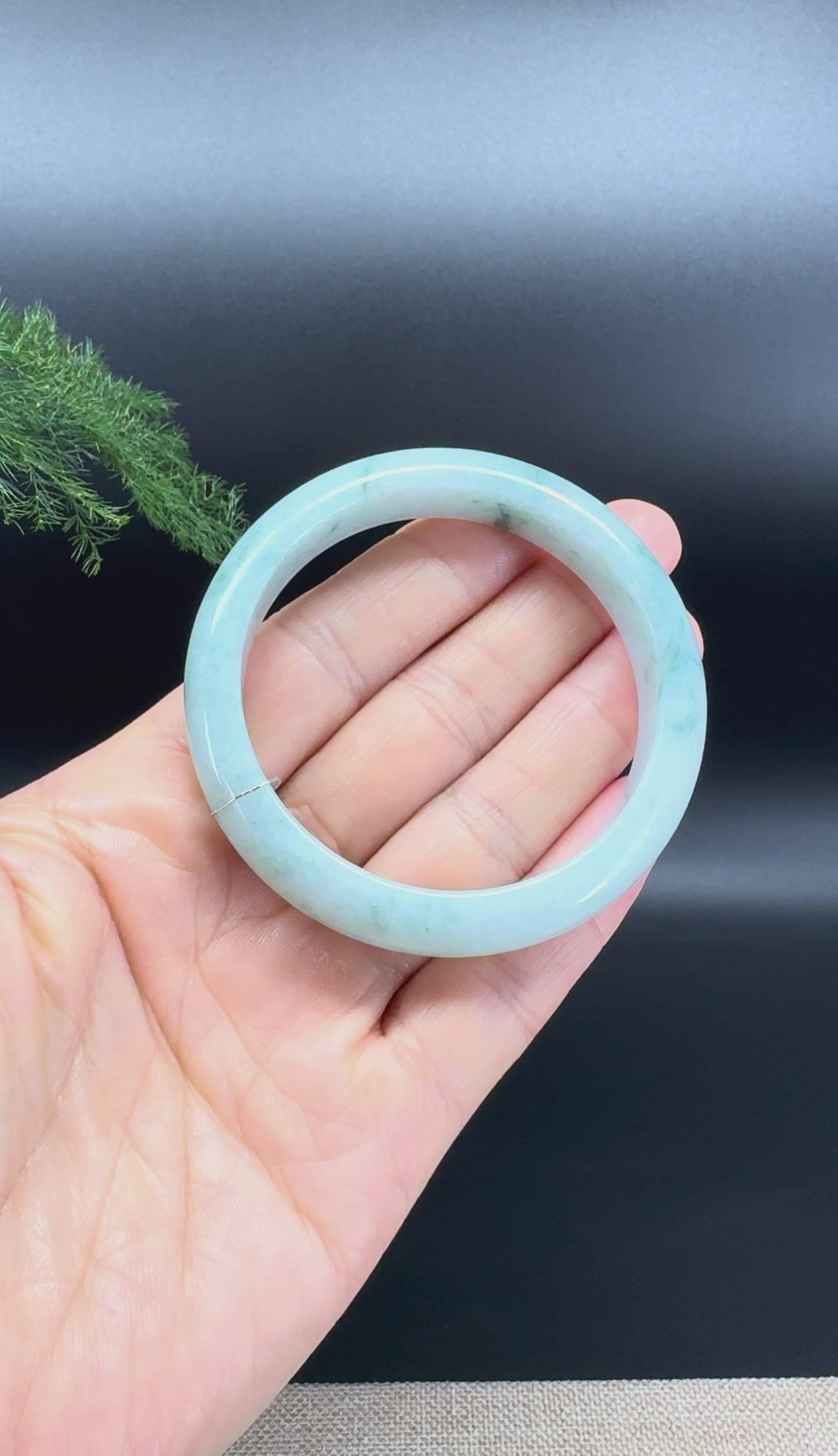 Genuine Burmese Green Jade Jadeite Bangle Bracelet ( 52.5mm )