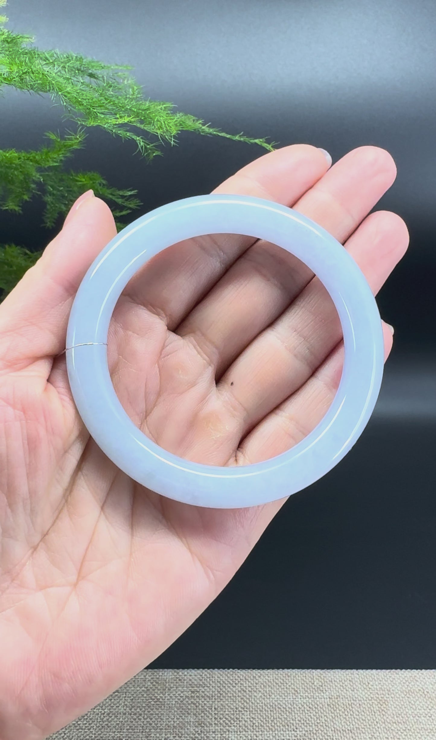 Load and play video in Gallery viewer, Genuine Burmese Lavender Jade Jadeite Bangle Bracelet ( 55mm )
