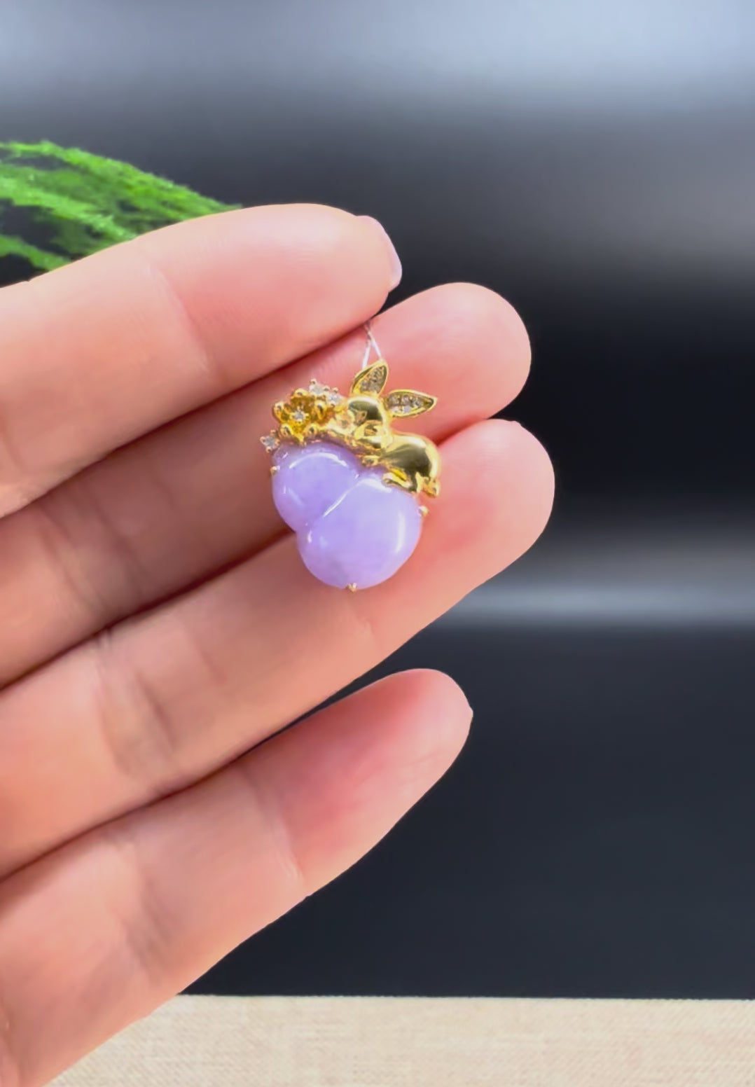 Load and play video in Gallery viewer, Genuine Lavender Jadeite Jade Good Luck Hulu Necklace With 18K Yellow Gold Diamonds Bail
