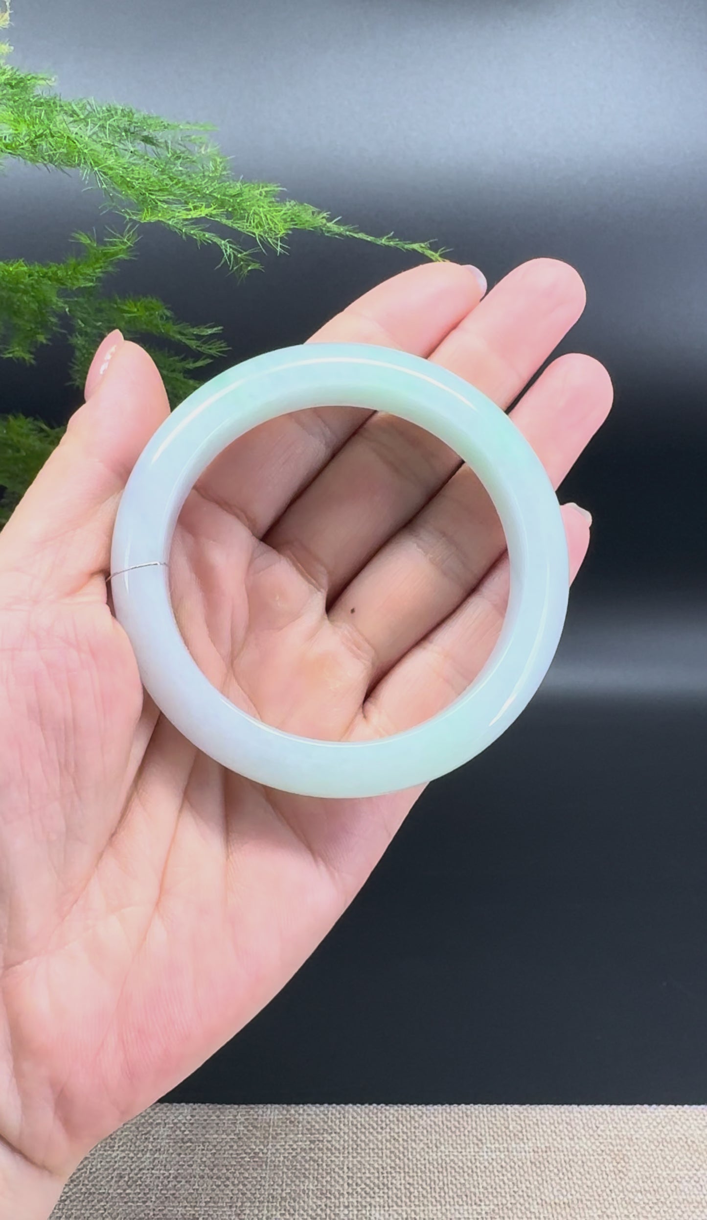 Load and play video in Gallery viewer, Genuine Burmese Icy Lavender Green Jade Jadeite Bangle Bracelet ( 55.4mm )
