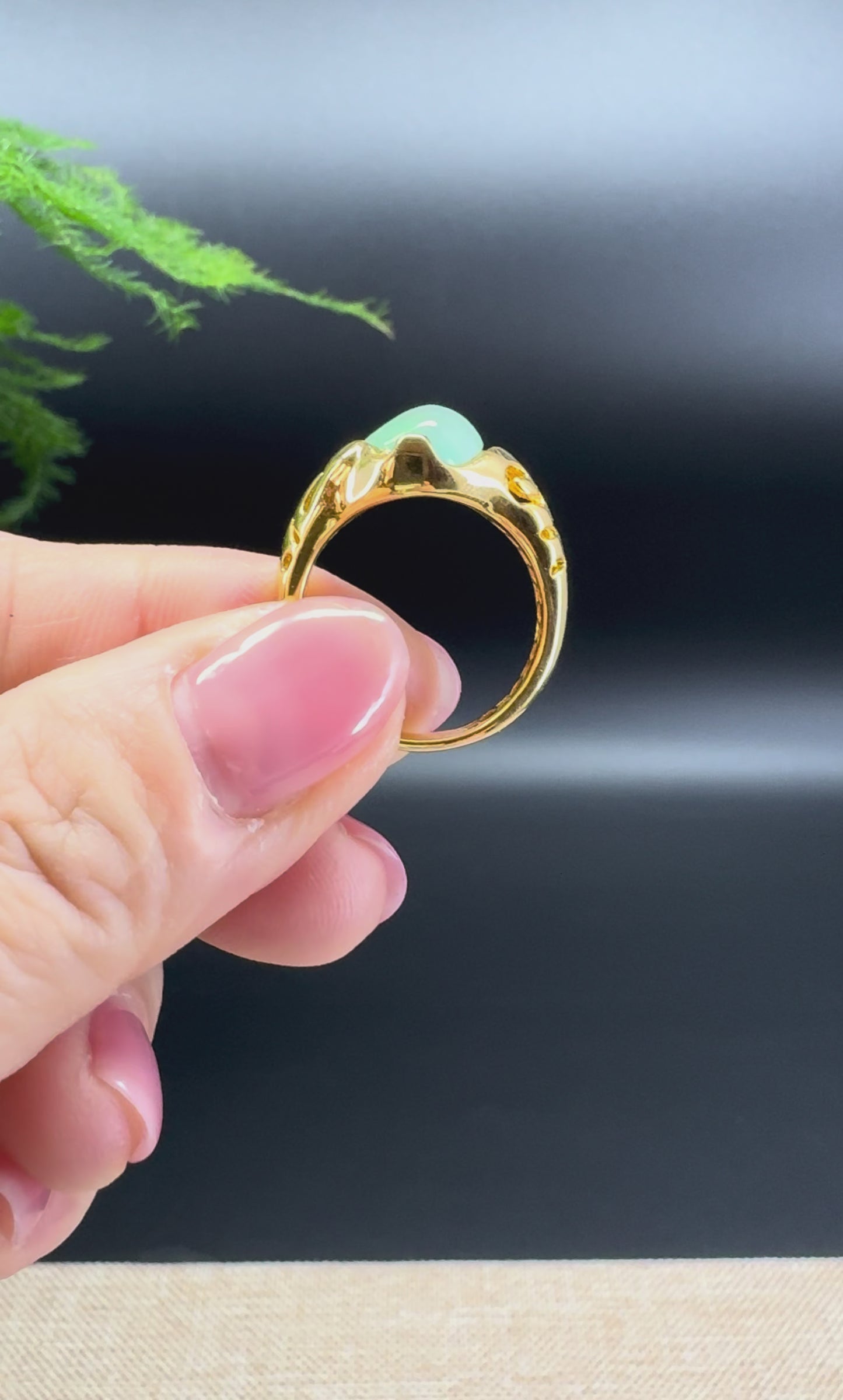 RealJade®  18K Yellow Gold Apple Green ShouTao Jadeite Jade Ring