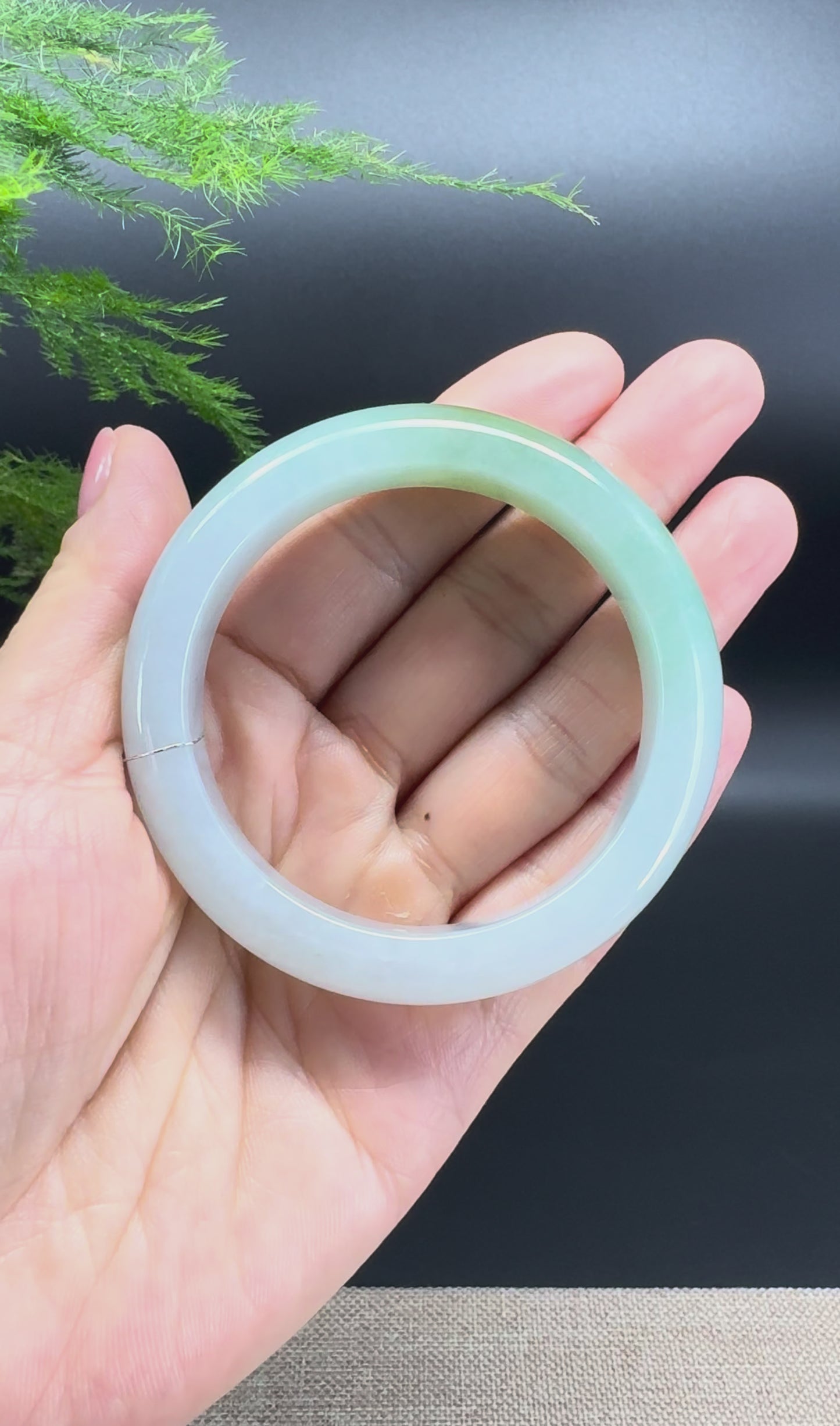 Load and play video in Gallery viewer, Genuine Burmese Yellow Green Jade Jadeite Bangle Bracelet ( 53.6mm )
