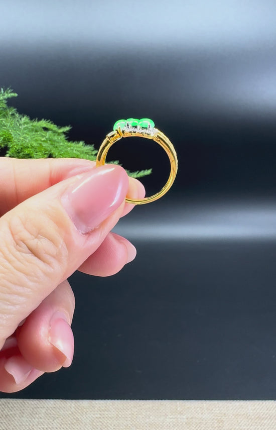 Load and play video in Gallery viewer, RealJade® 18k Yellow Gold Natural Icy&amp;amp;Green Jadeite Hulu Ring With Diamonds
