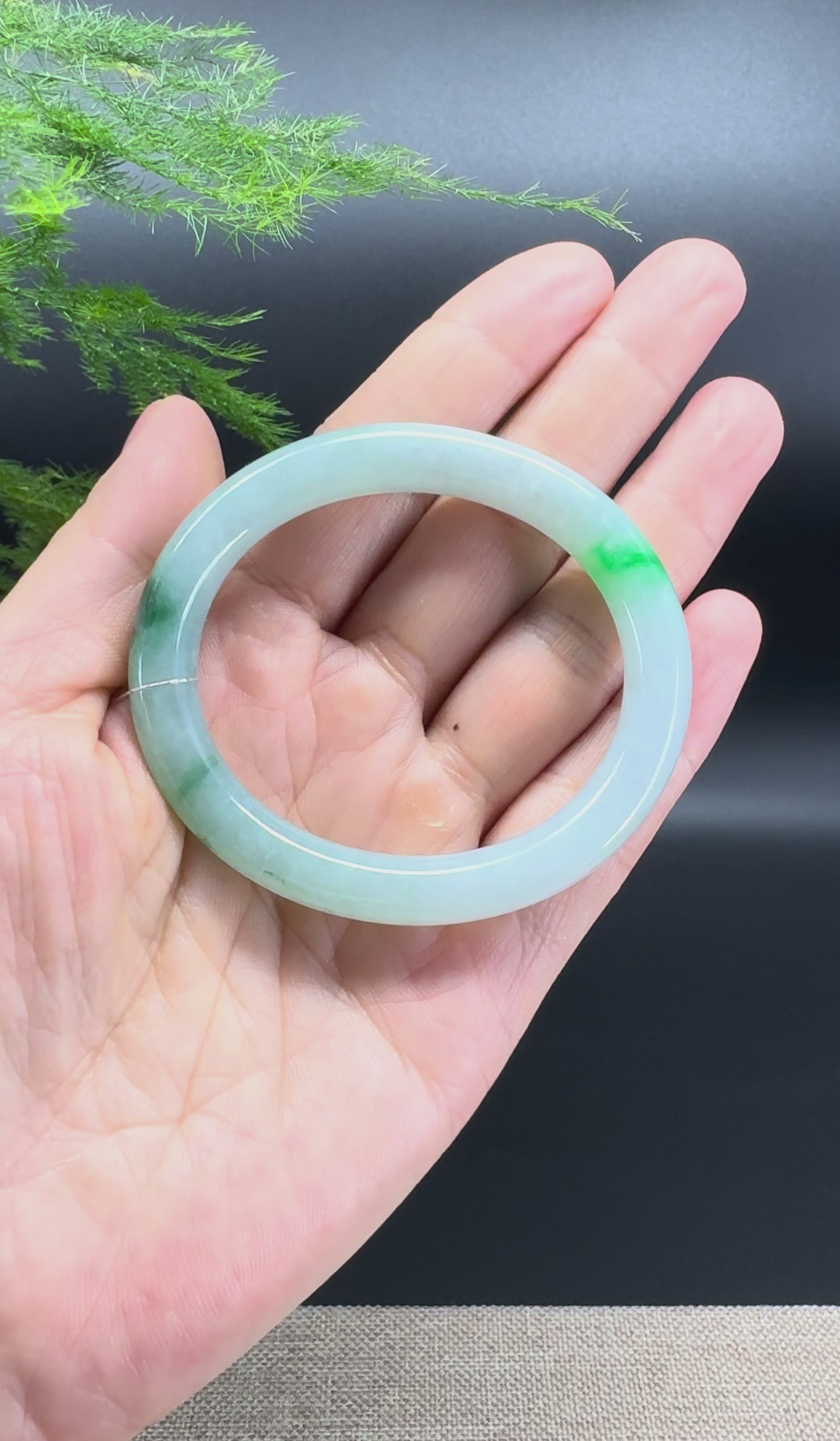Load and play video in Gallery viewer, Genuine Burmese Ice Green Jade Jadeite Bangle Bracelet ( 51*43.9mm )
