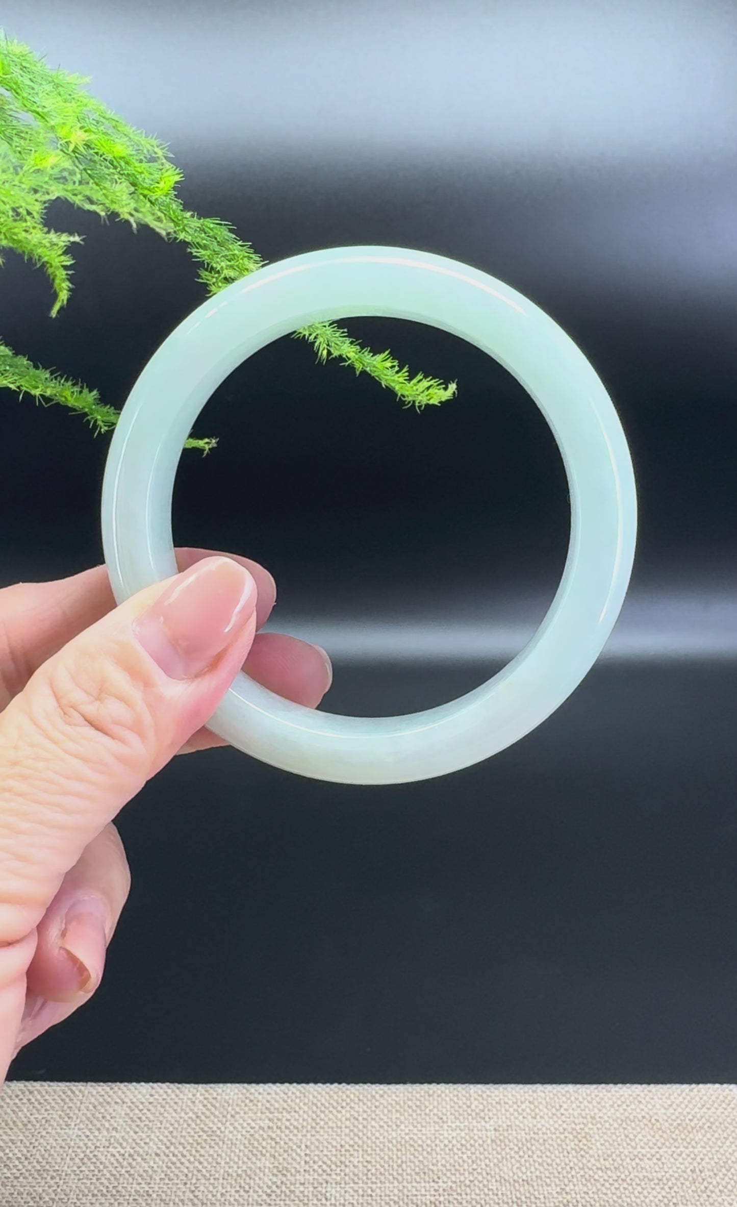 Genuine Burmese Green Jade Jadeite Bangle Bracelet ( 58.4mm )