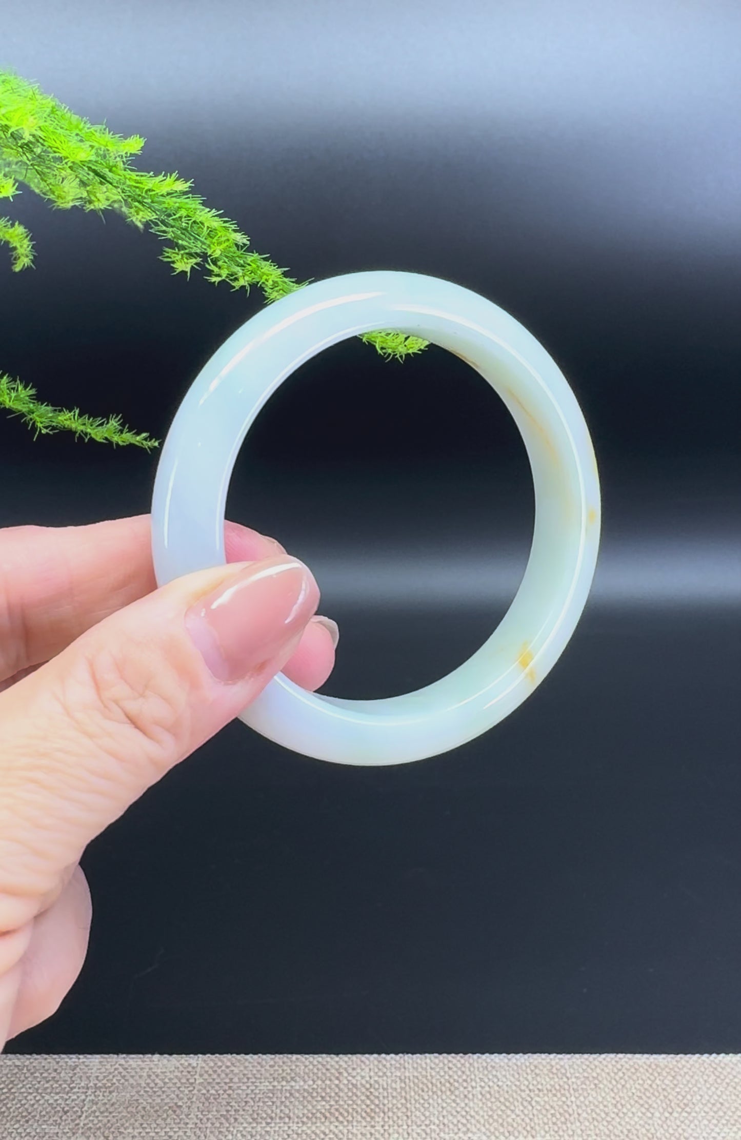 Load and play video in Gallery viewer, Genuine Burmese Yellow Green Jade Jadeite Bangle Bracelet ( 55.9mm )
