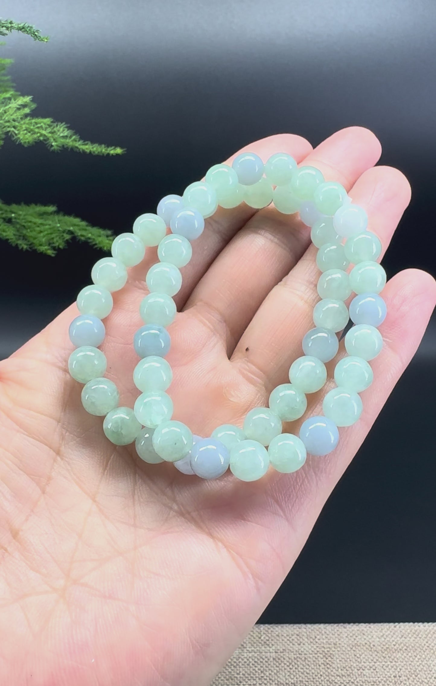 Load and play video in Gallery viewer, Natural Jadeite Jade Round Lavender Green Beads Bracelet ( 7.3 mm )
