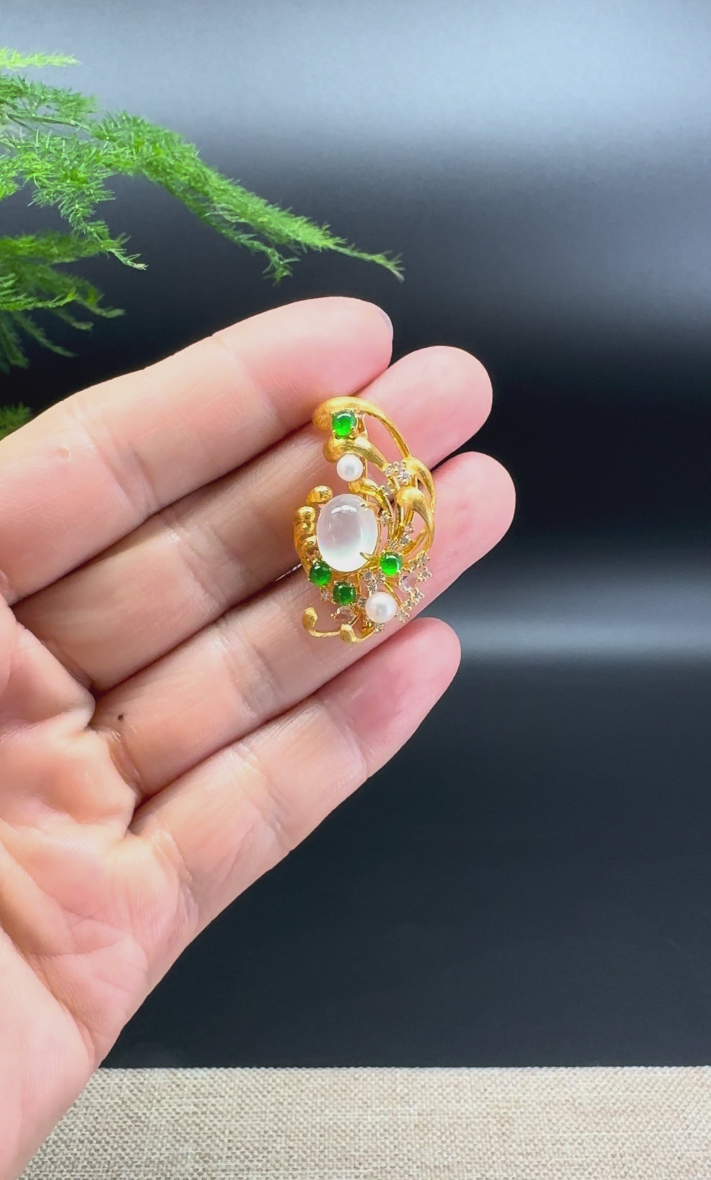 RealJade® 18k Yellow Gold Genuine Icy Jadeite Flower Brooch With Diamond
