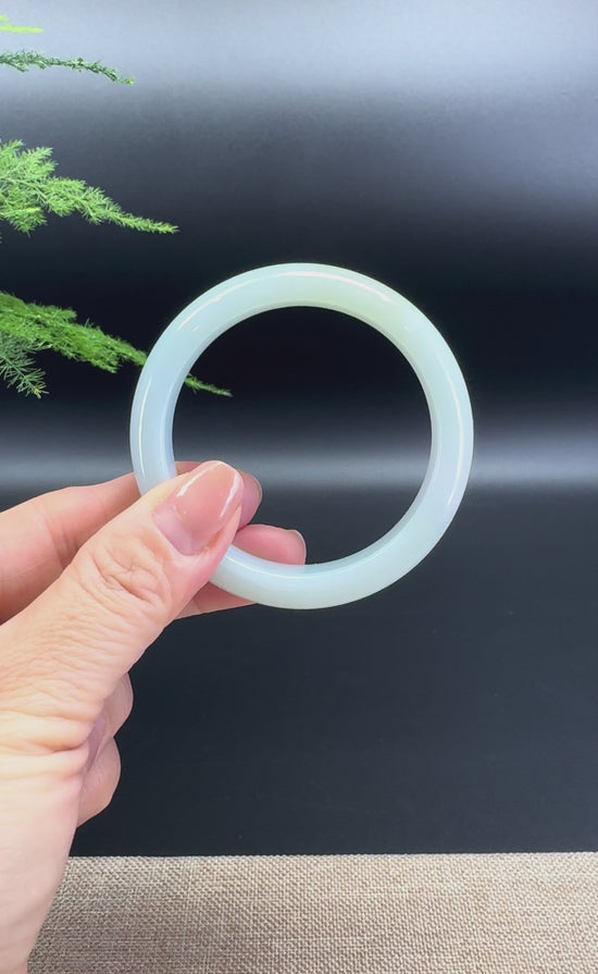 Load and play video in Gallery viewer, Genuine Burmese Yellow Green Jade Jadeite Bangle Bracelet ( 51.1mm )
