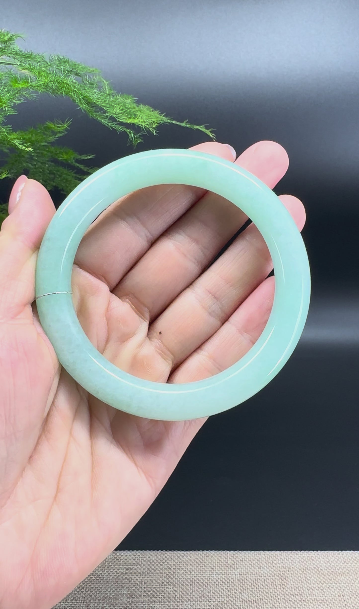 Load and play video in Gallery viewer, Genuine Burmese Green Jade Jadeite Bangle Bracelet (59.8mm)
