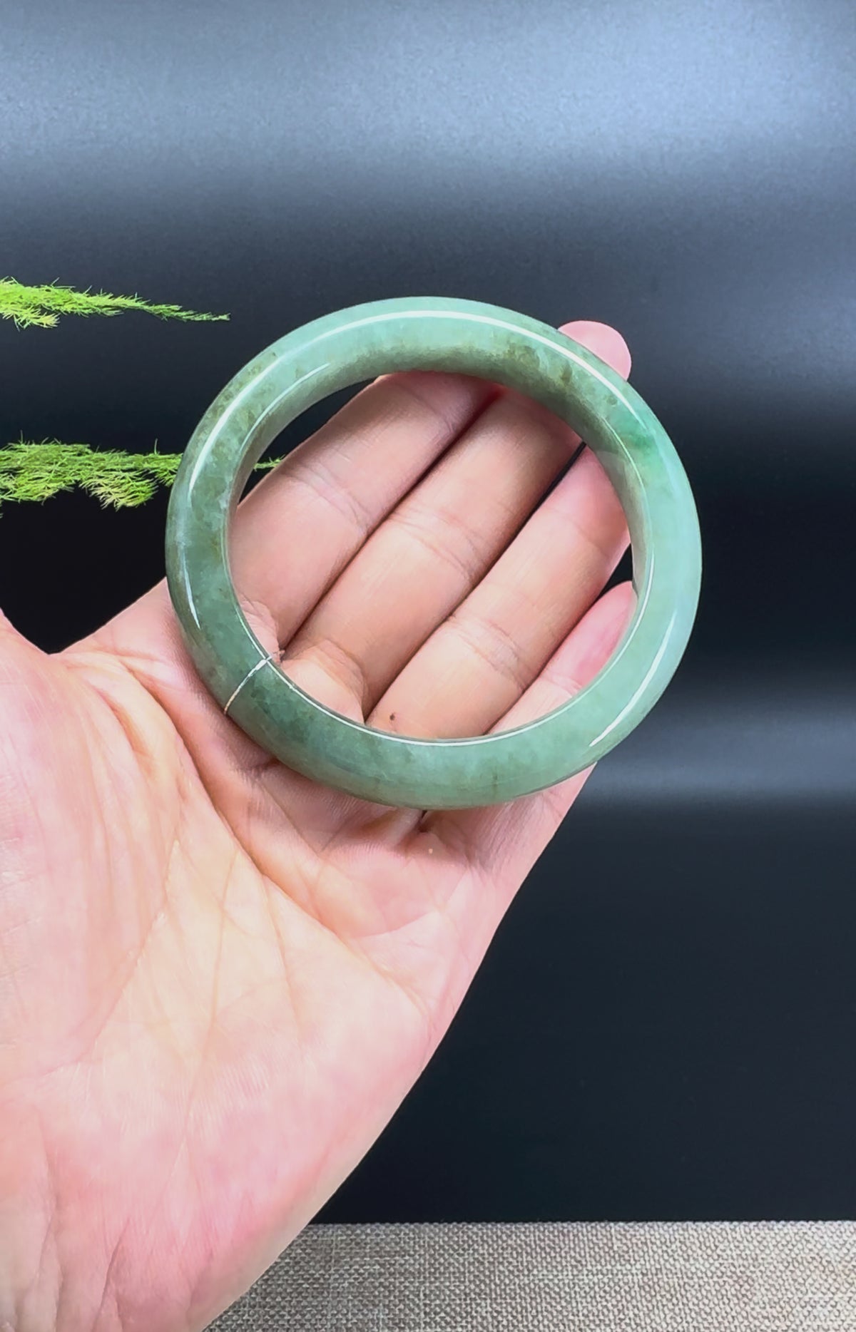 Genuine Burmese Oil Green Jade Jadeite Bangle Bracelet ( 58.2mm )