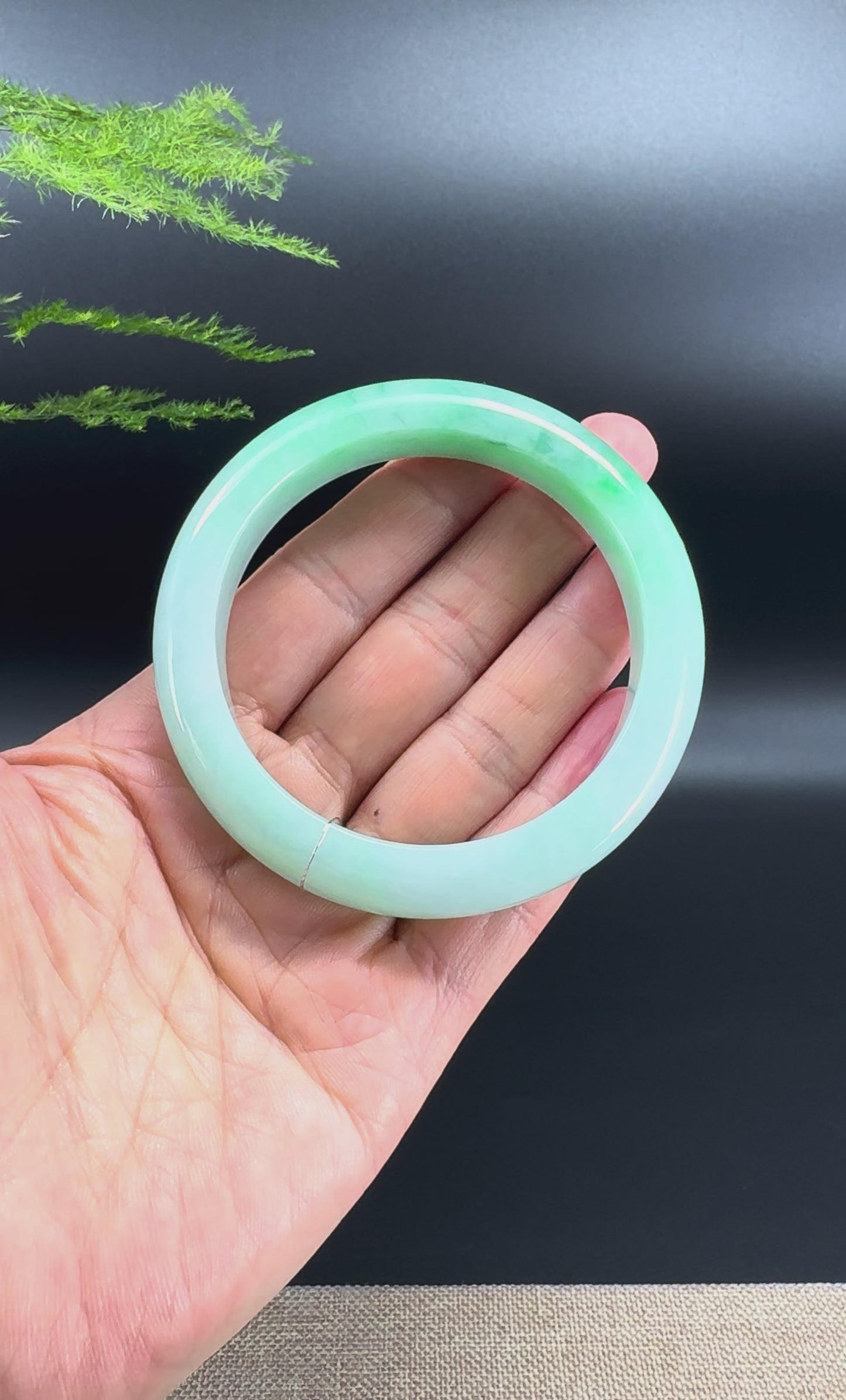 Load and play video in Gallery viewer, Genuine Burmese Green Jadeite Jade Bangle Bracelet (58mm)

