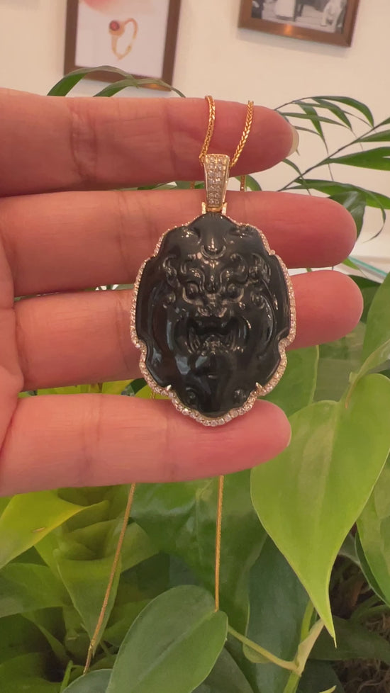 Load and play video in Gallery viewer, RealJade® 14K Yellow Gold &amp;amp; Black Nephrite Jade &amp;quot; Foo Dogs &amp;quot; Pendant

