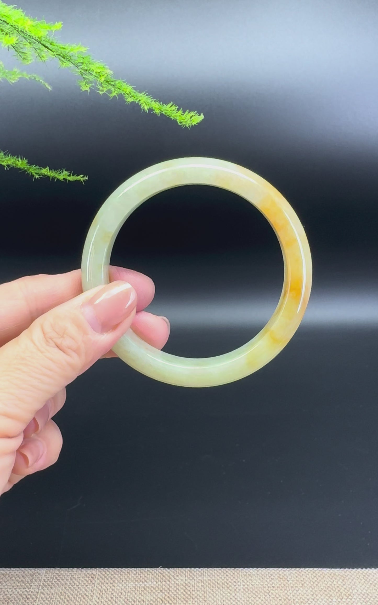 Load and play video in Gallery viewer, Genuine Burmese Honey Yellow Jade Jadeite Bangle Bracelet ( 56.5mm )
