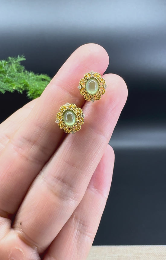 Load and play video in Gallery viewer, RealJade® 18k Yellow Gold Apple Green Jadeite Jade &amp;#39;Sunflower&amp;#39; Earrings
