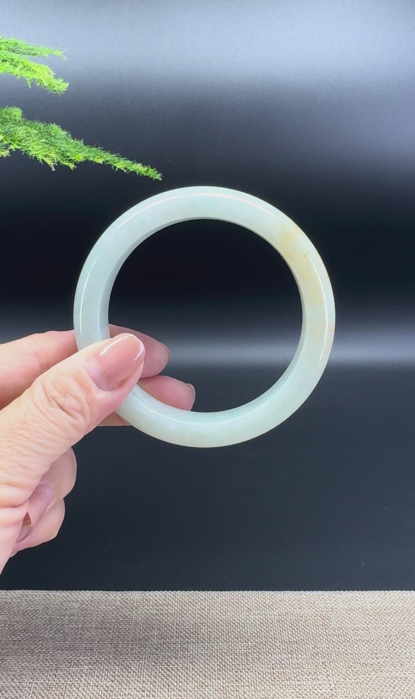 Load and play video in Gallery viewer, Genuine Burmese Yellow Green Jade Jadeite Bangle Bracelet ( 59.2mm )
