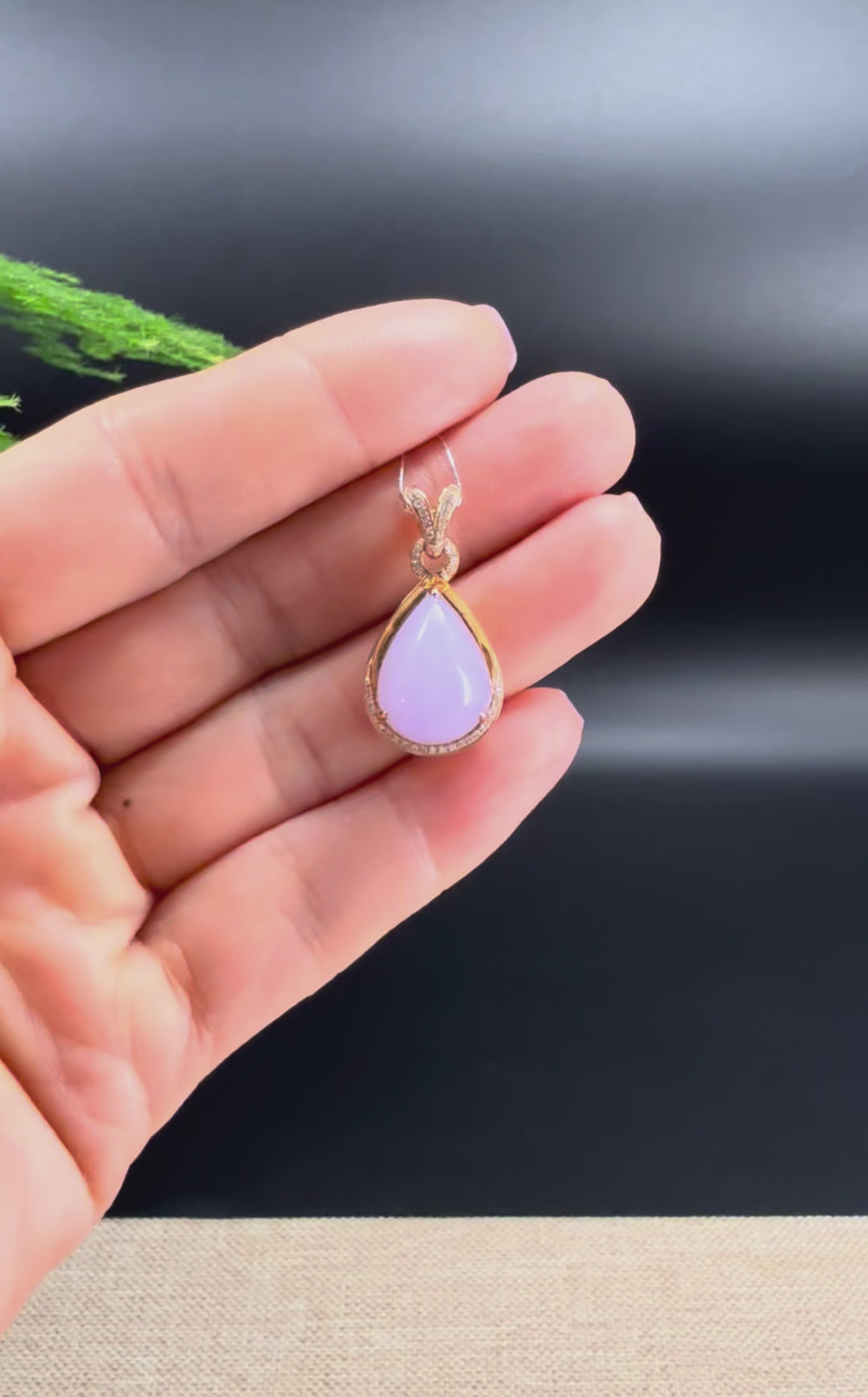 Load and play video in Gallery viewer, RealJade® &amp;quot;Tear Drop&amp;quot; 18k Rose Gold Lavender Jadeite jade Diamond Pendant Necklace
