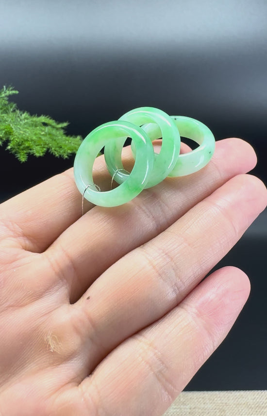 Load and play video in Gallery viewer, RealJade® Burmese White Green(BDQ) Traditional Jadeite Jade Ring
