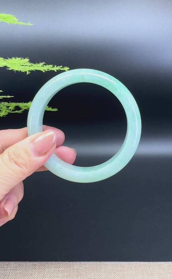 Load and play video in Gallery viewer, Genuine Burmese Apple  Green Jade Jadeite Bangle Bracelet ( 55.8mm )

