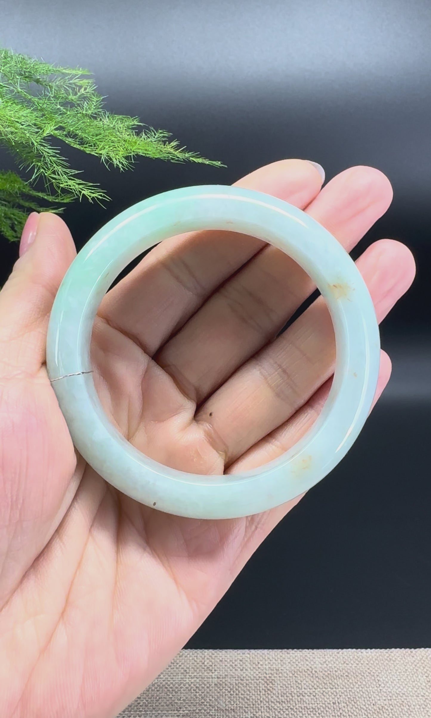 Load and play video in Gallery viewer, Genuine Burmese Yellow Green Jade Jadeite Bangle Bracelet ( 55.8mm )
