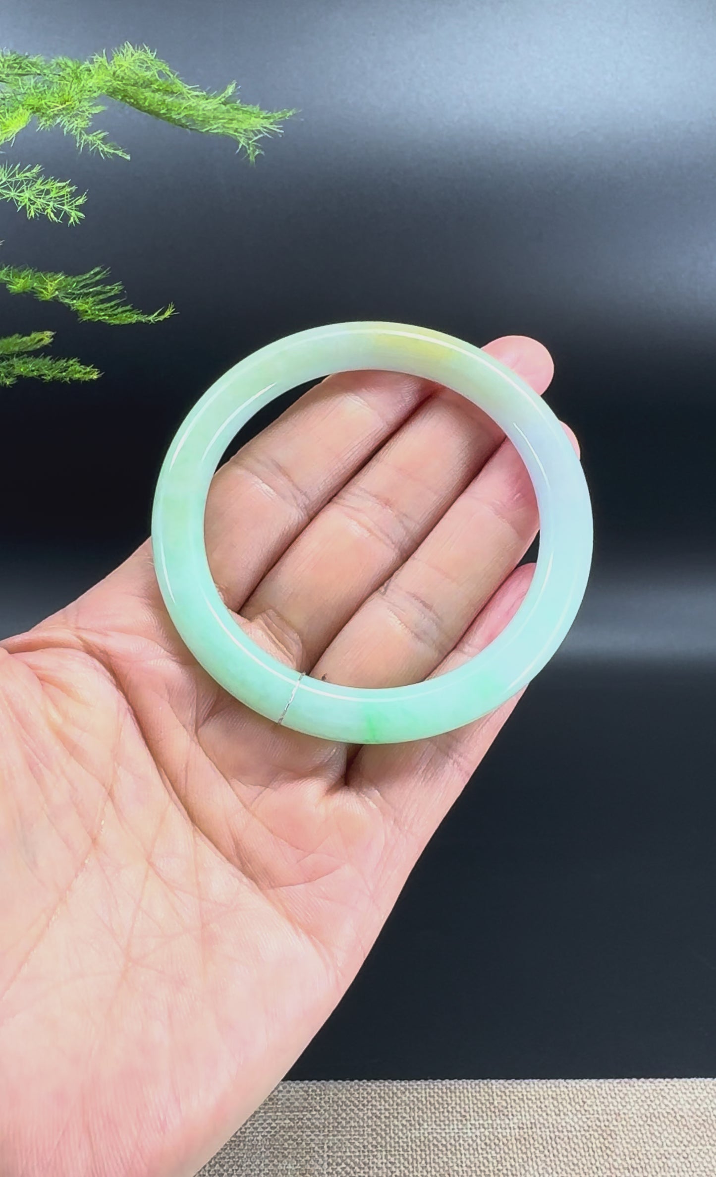Load and play video in Gallery viewer, Genuine Burmese Yellow Green Jade Jadeite Bangle Bracelet ( 54.6mm )
