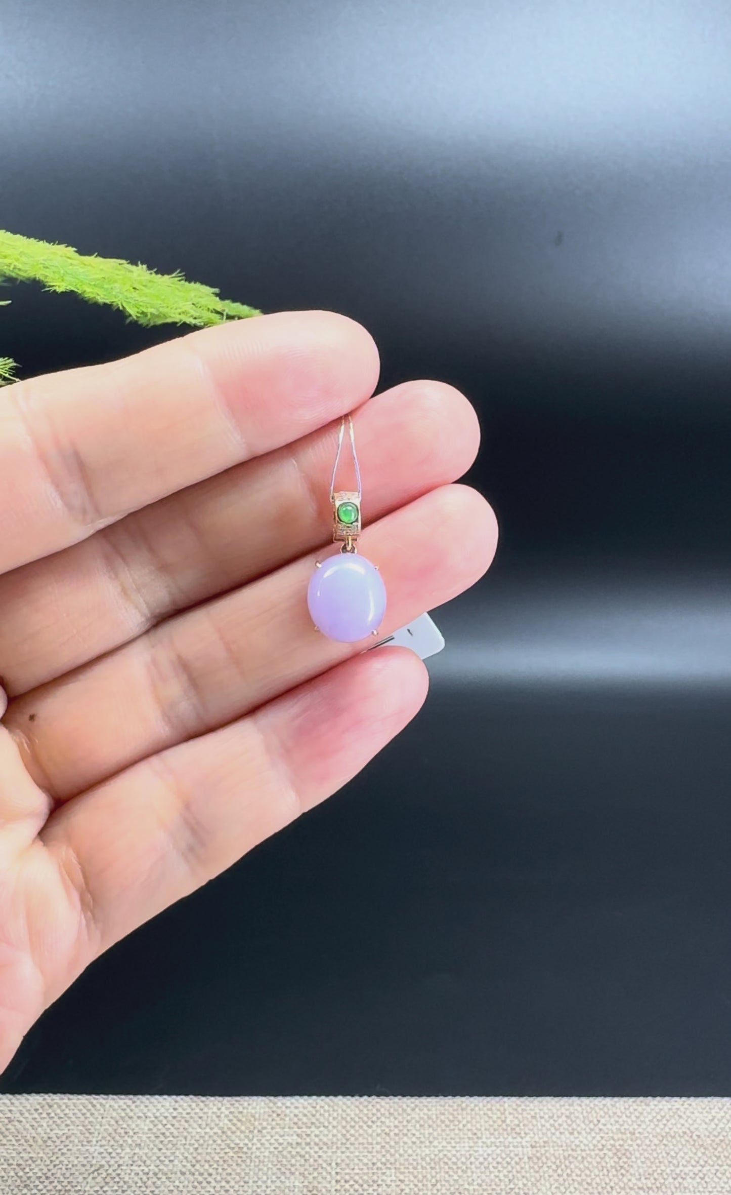 Load and play video in Gallery viewer, RealJade® Co.Genuine Lavender Jadeite Jade Cabochon Necklace With 18K Yellow Gold

