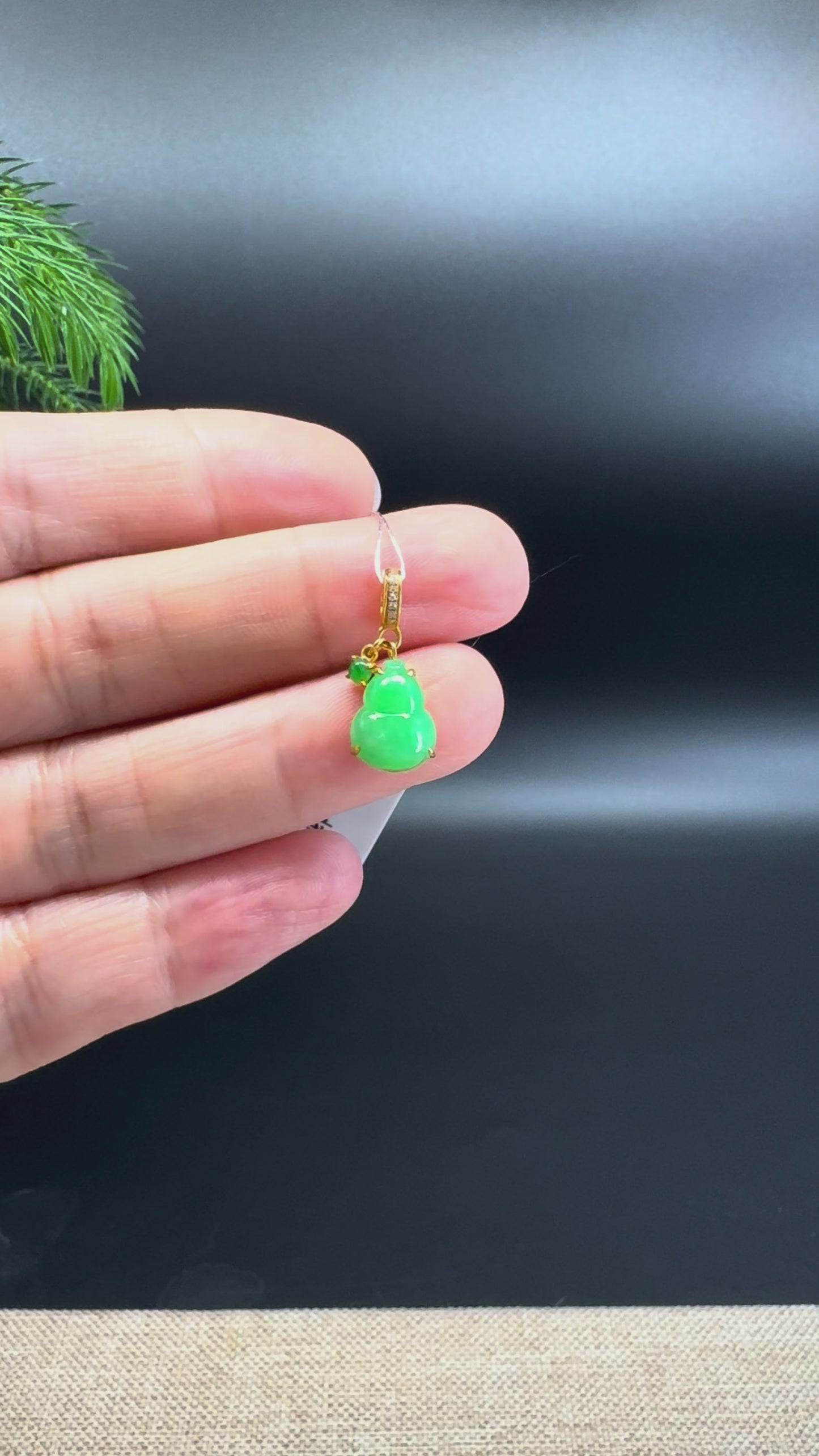 Load and play video in Gallery viewer, RealJade® Co. Genuine Green Jadeite Jade Mini Hulu Necklace With 18K Yellow Gold Bail
