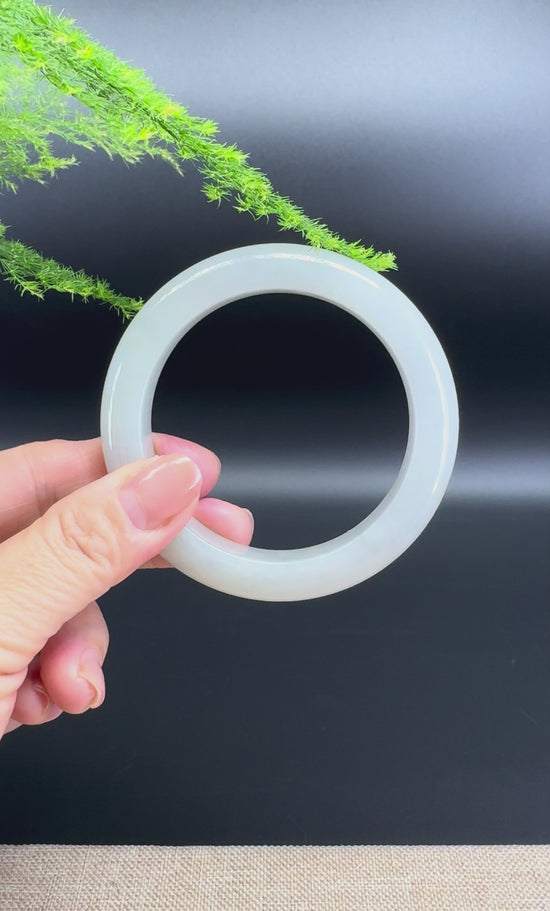 Load and play video in Gallery viewer, Genuine Burmese Lavender Green Jade Jadeite Bangle Bracelet ( 57.7mm )

