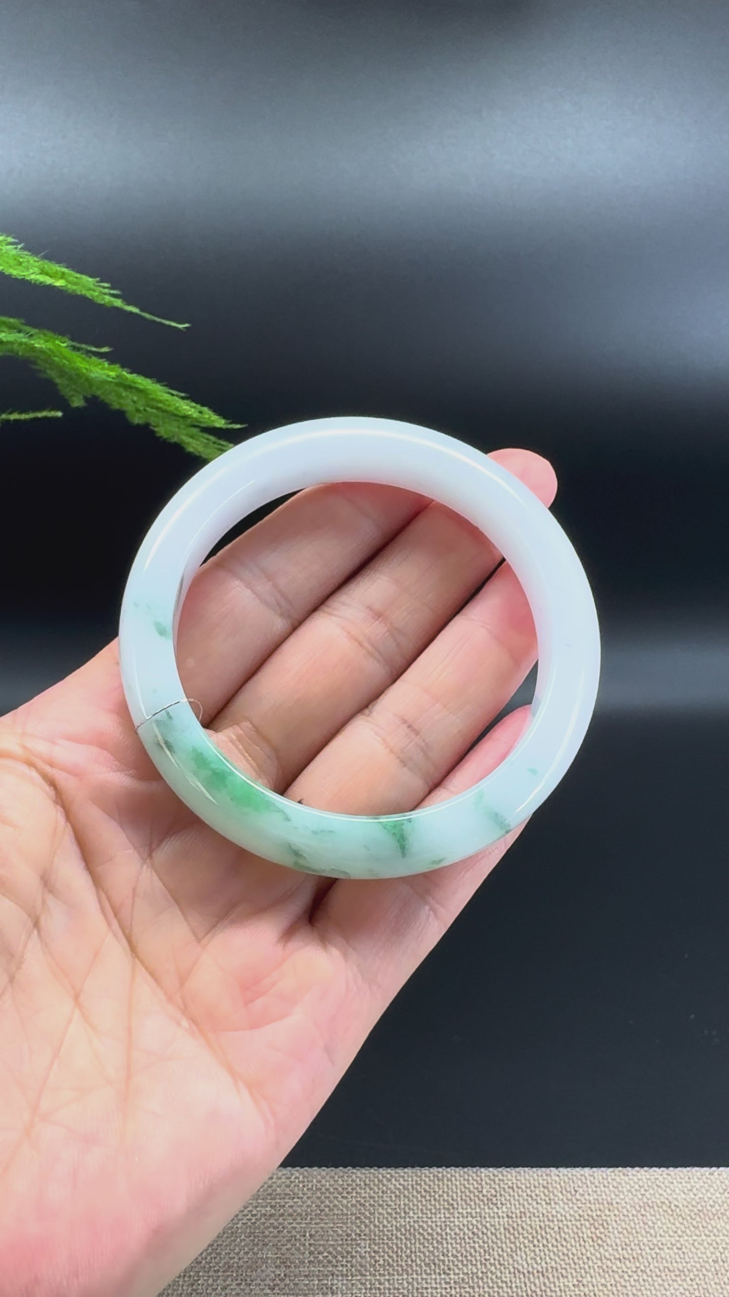 Load and play video in Gallery viewer, Genuine Burmese White Green Flower Jade Jadeite Bangle Bracelet ( 55.3mm )
