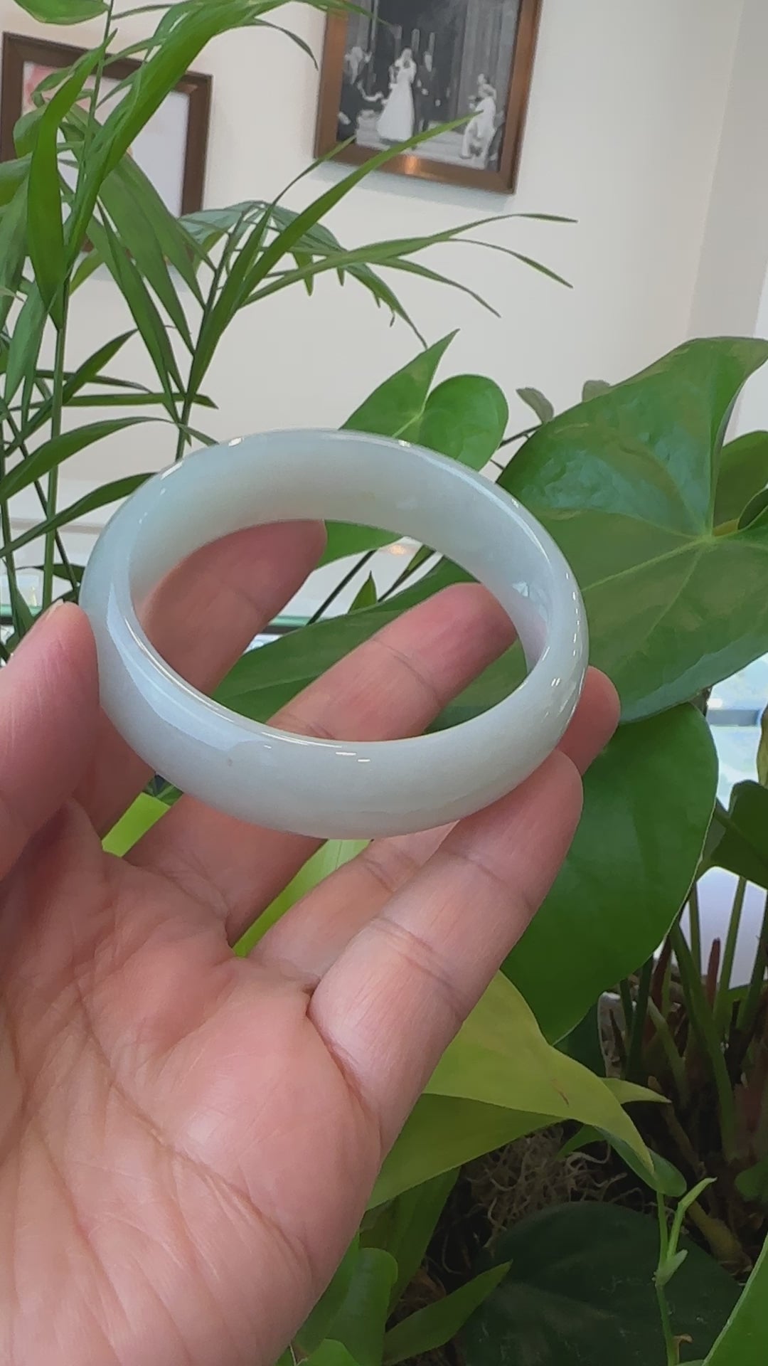 Load and play video in Gallery viewer, RealJade® Co. &amp;quot;Classic Bangle&amp;quot; Lavender Jadeite Jade Bangle ( 58.60 mm ) T107

