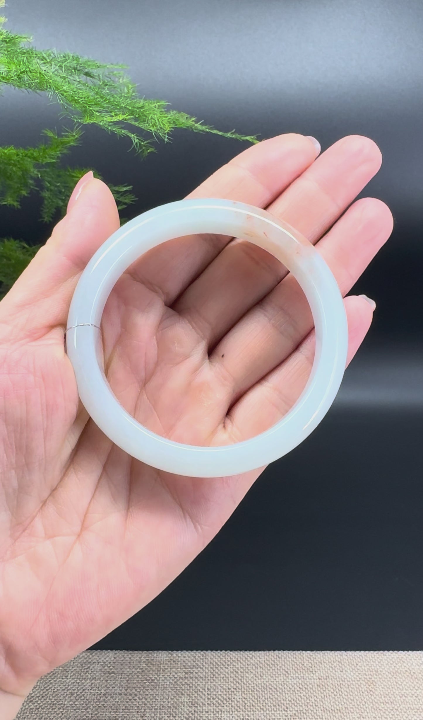 Load and play video in Gallery viewer, Genuine Burmese White Orange Jadeite Jade Bangle Bracelet ( 55.3mm )
