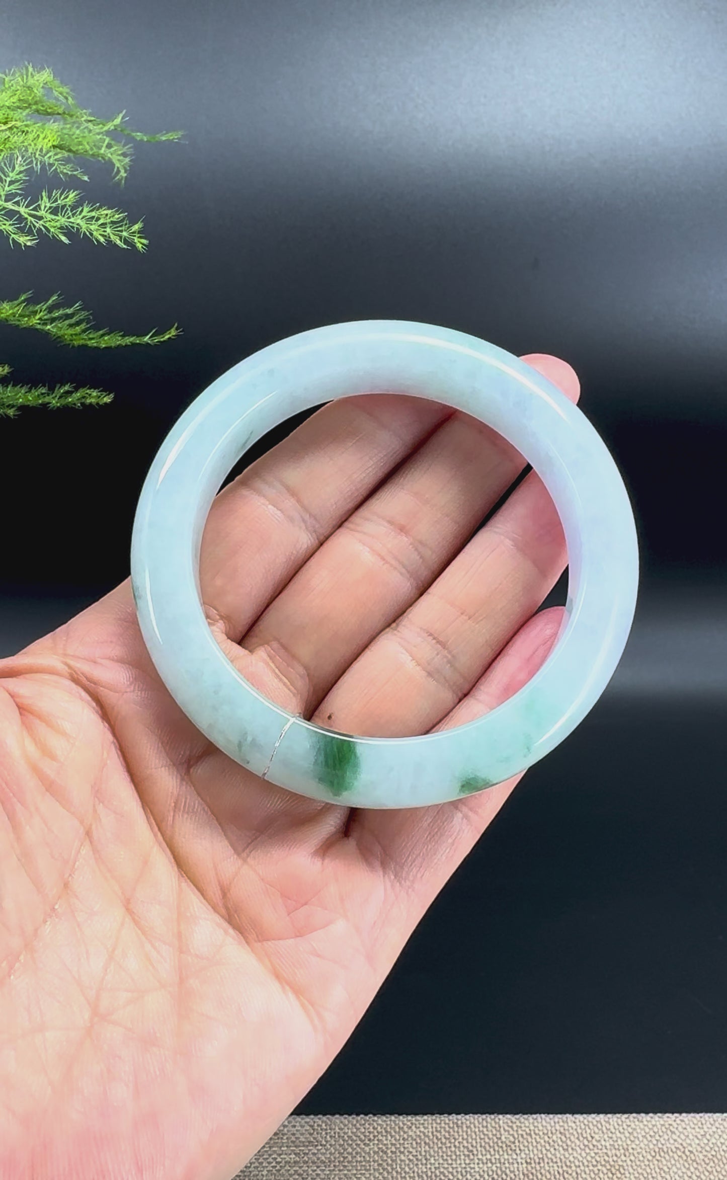 Load and play video in Gallery viewer, Genuine Burmese Green Jade Jadeite Bangle Bracelet (57mm)
