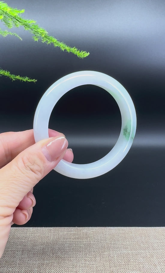 Load and play video in Gallery viewer, Genuine Burmese White Green Jade Jadeite Bangle Bracelet ( 56.7mm )
