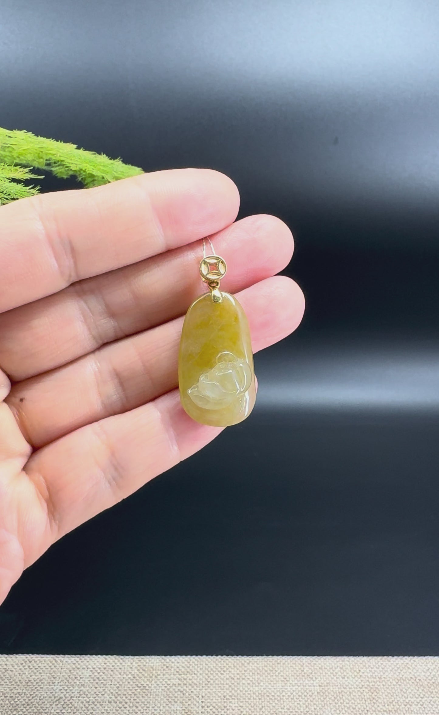 Natural 18K Yellow Gold Burmese Honey Yellow Jadeite Jade Lotus Flower Pendant