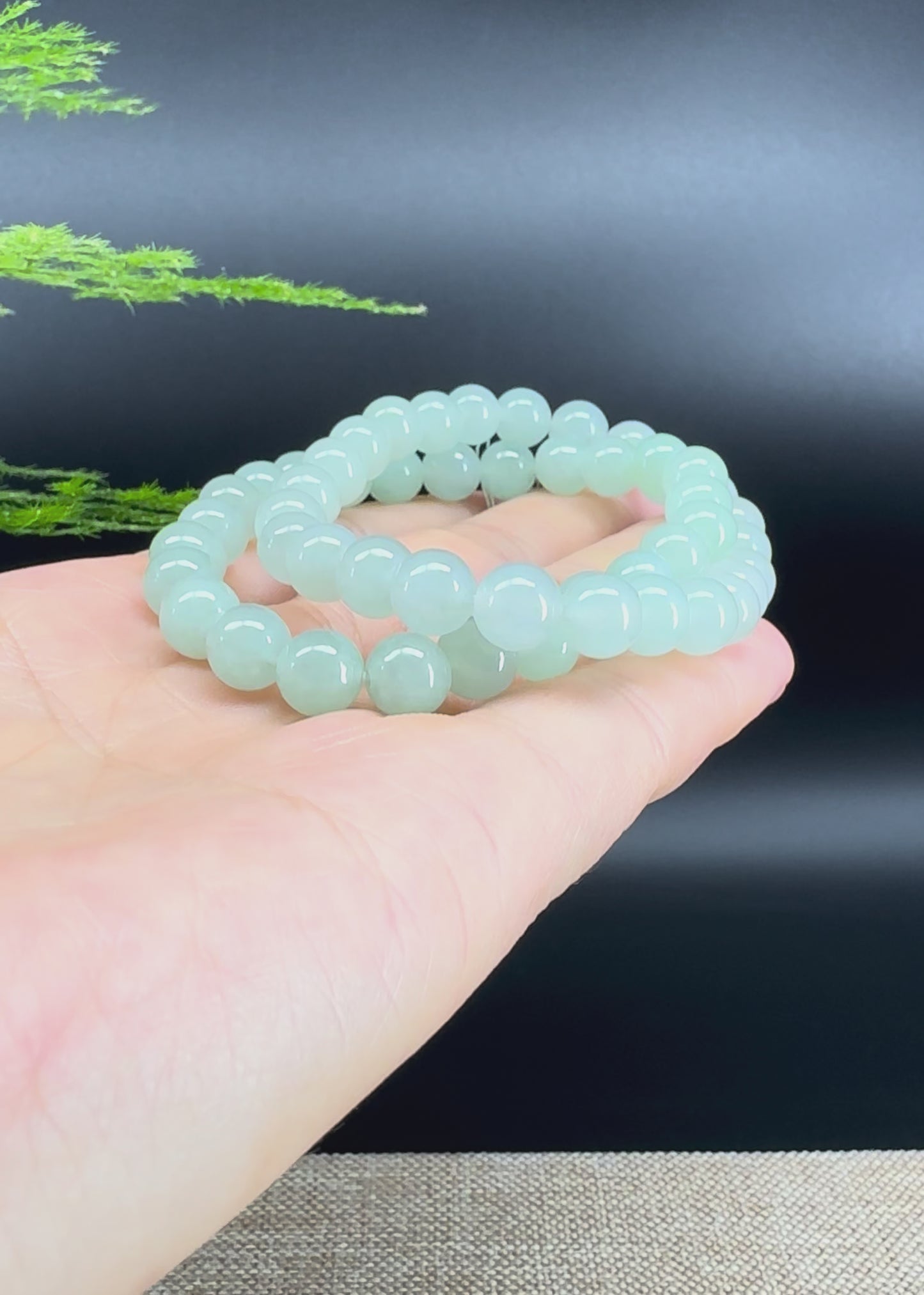 Load and play video in Gallery viewer, Natural Jadeite Jade Round Green Beads Bracelet ( 7.5 mm )

