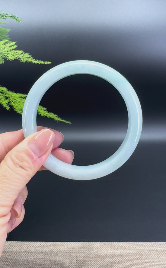 Load and play video in Gallery viewer, Genuine Burmese Blue Green Jade Jadeite Bangle Bracelet ( 61.4mm )
