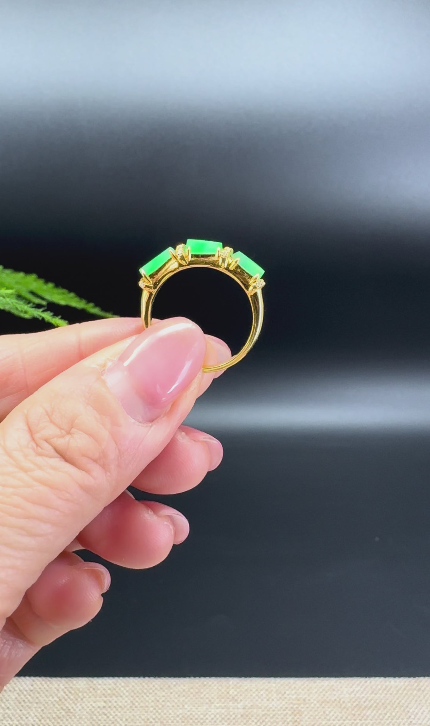 Load and play video in Gallery viewer, RealJade® 18K Yellow Gold Spicy Green Jadeite Jade Bamboo Ring
